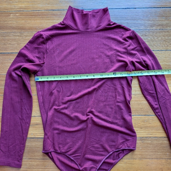 Uniqlo Red Bodysuit - Picture 6 of 8